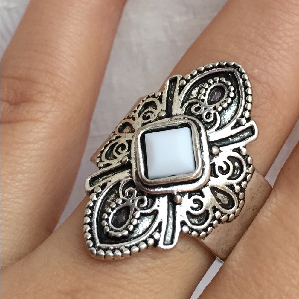 (SOLD) Ring - Picture 2 of 5